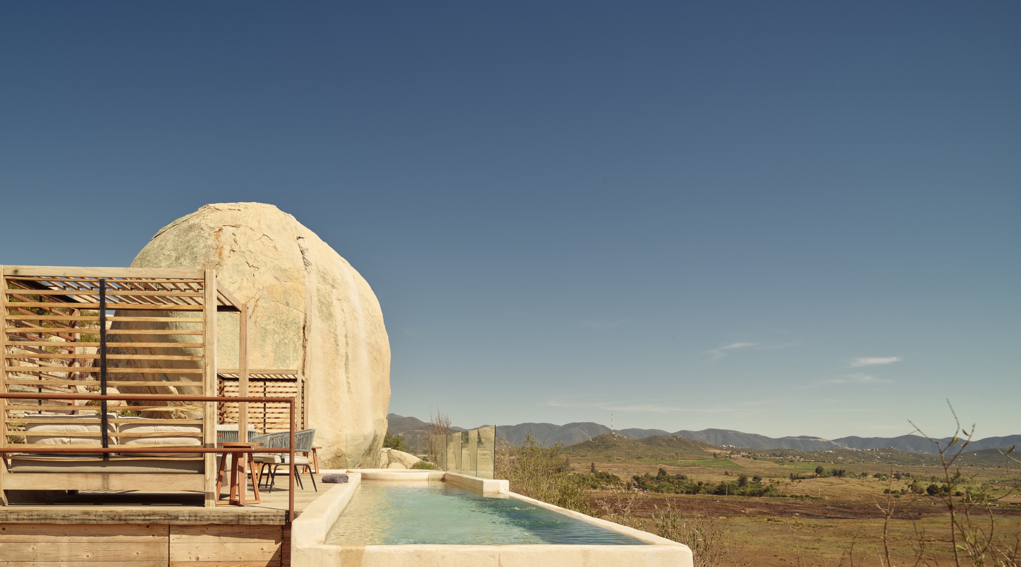 Alberca privada con vista al valle en Banyan Tree Veya
